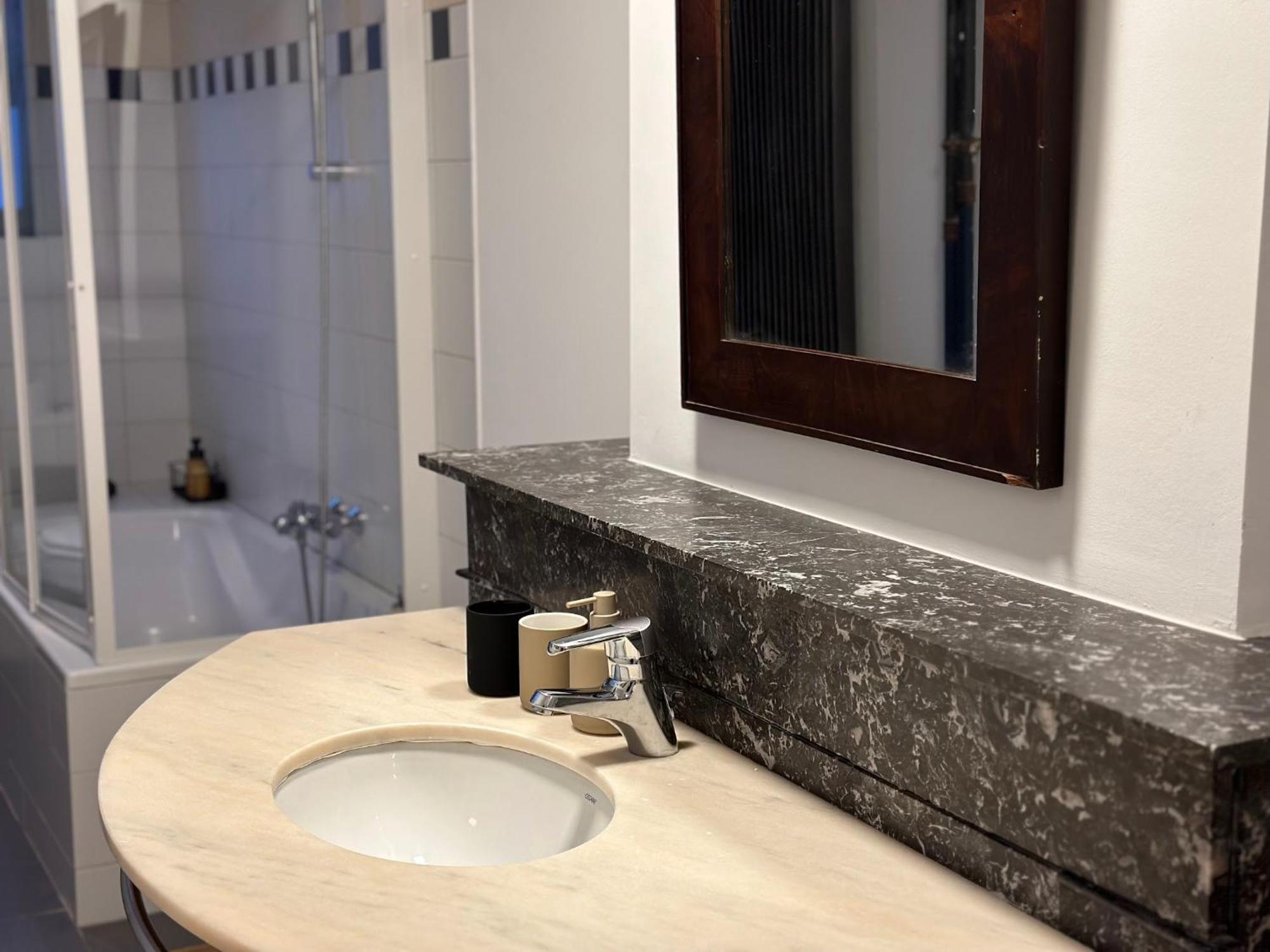 Appartement Perfect For Mid-length Work Trip *